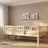 LEA_sosna_23cm LEA sosnowe łóżko parterowe z barierkami płotek